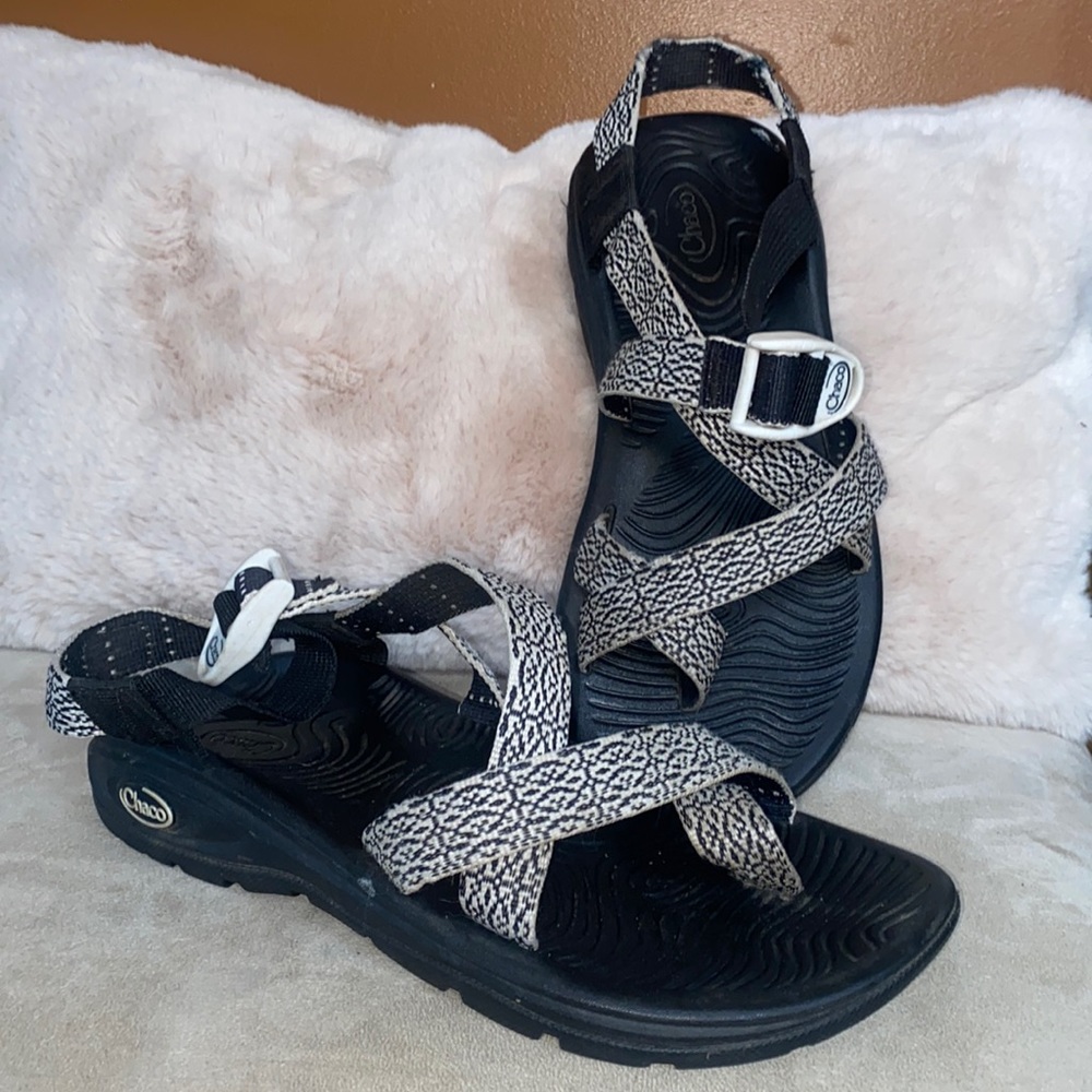🖤 Black and White Chaco Sandals 🤍